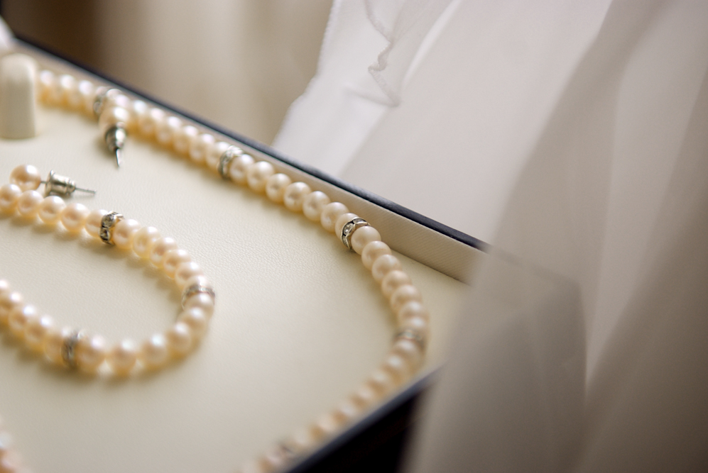pearl jewellery set bride